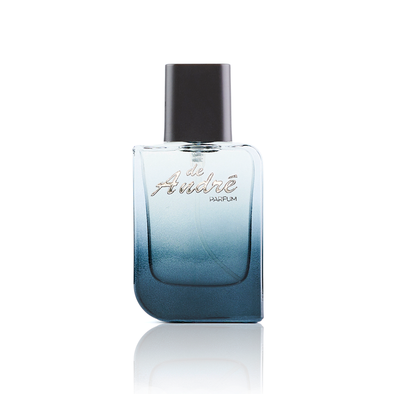 Perfume Parfums d’ Parfums Hombre 20 ml Eau de Toilette. Fragancia intensa y versátil en un formato compacto, ideal para llevar siempre contigo. Presentación en frasco elegante. Disponible en Essenciel.